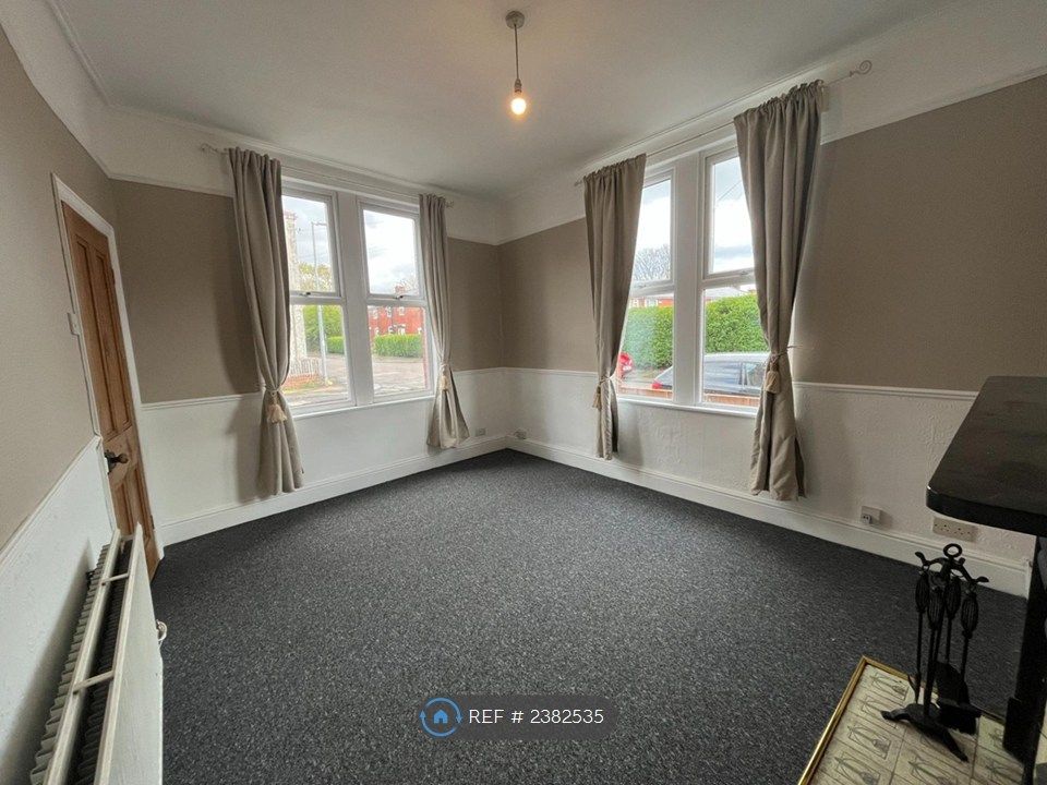 Property photo 3 of 15 Reception 1