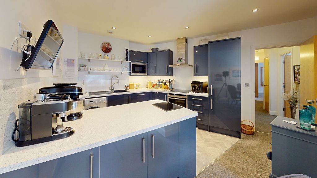 Property photo 3 of 22