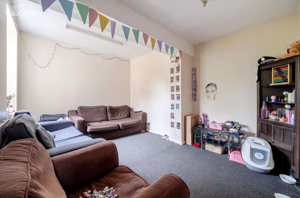 Property photo 2 of 11 6d6d5d2B-2E55-435...