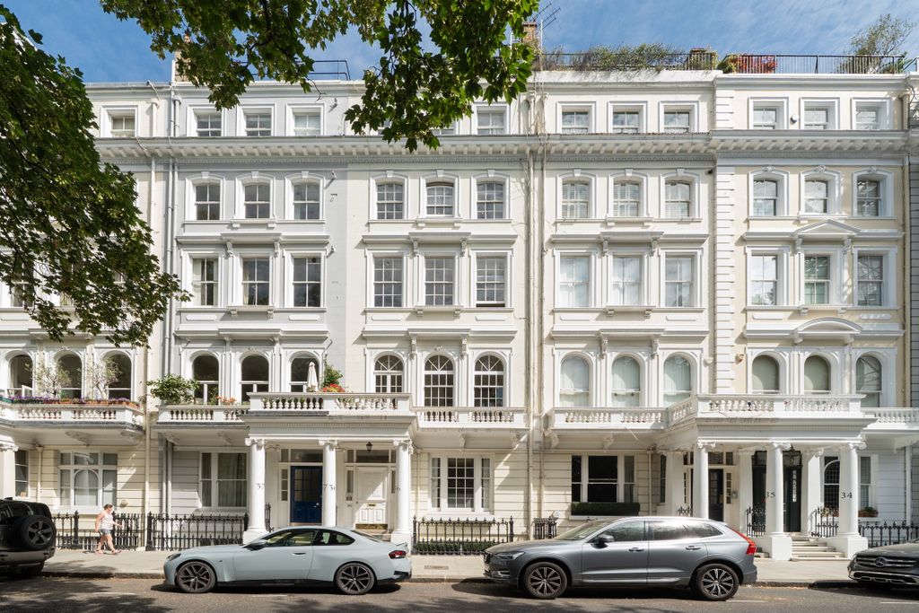 Property photo 1 of 10 Facade