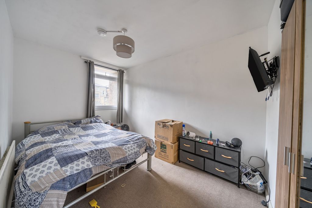 Property photo 2 of 21 Bedroom