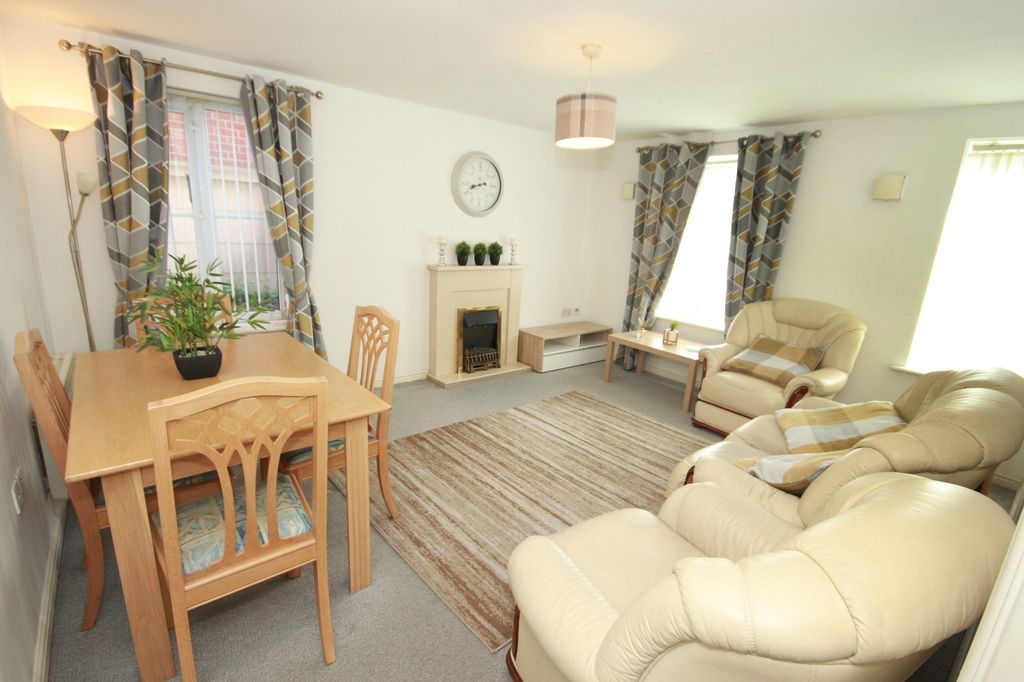 Property photo 2 of 14