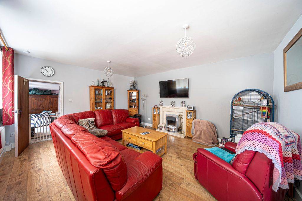 Property photo 3 of 21