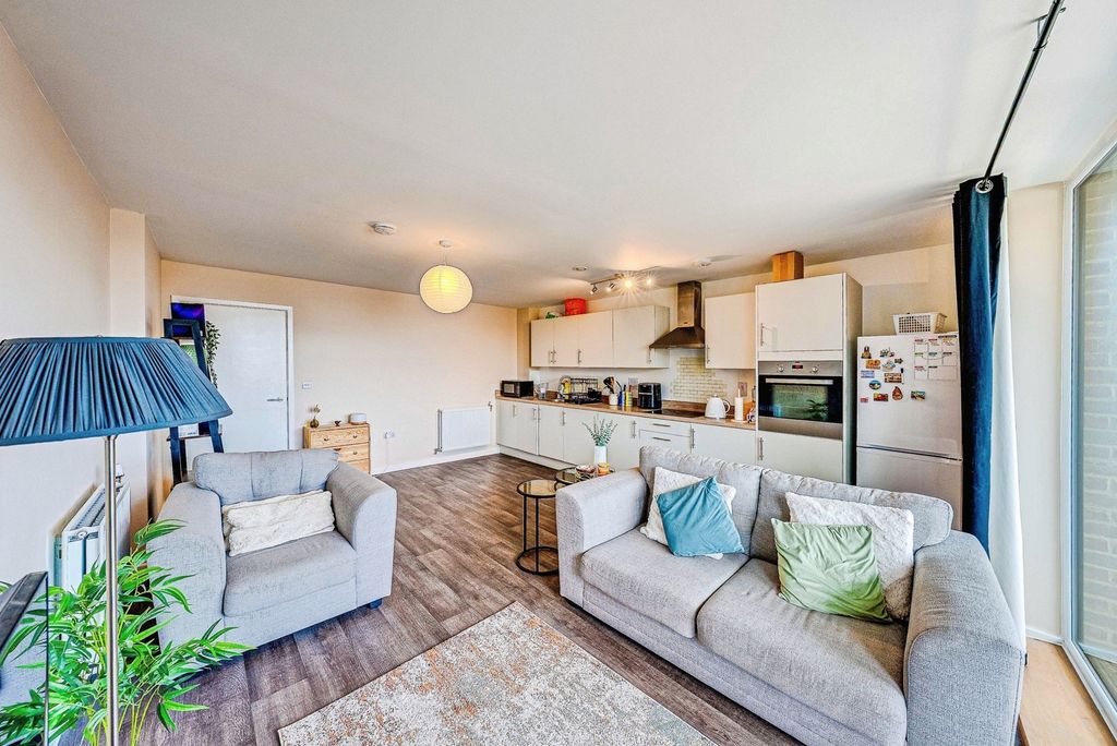 Property photo 3 of 14 Pbox-Img.Jpg