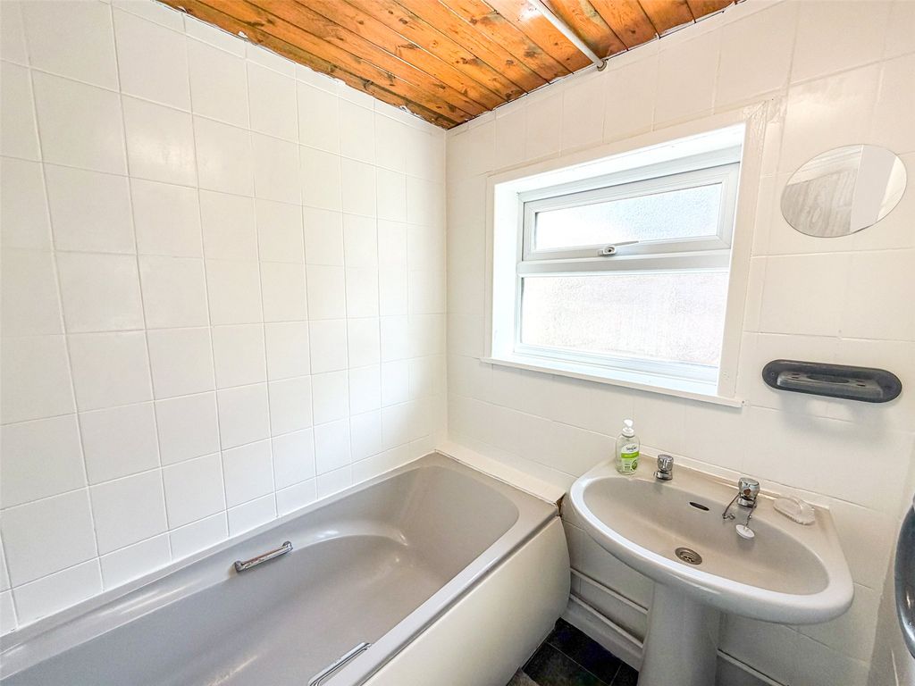 Additional image 9 of 3 bed semi-detached house for saleVine Street, Aldershot, Hampshire GU11