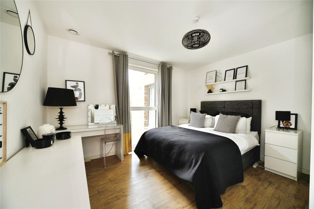 Property photo 2 of 19 Picture No. 26