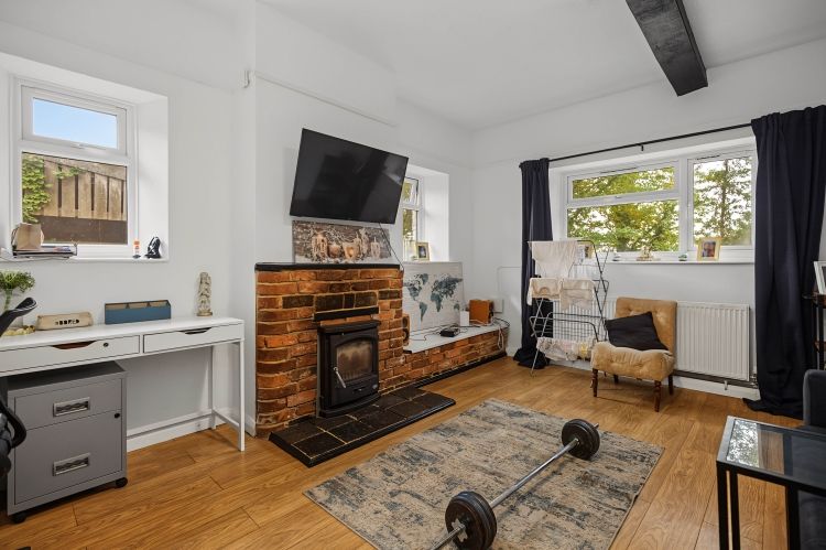 Property photo 2 of 9 335660
