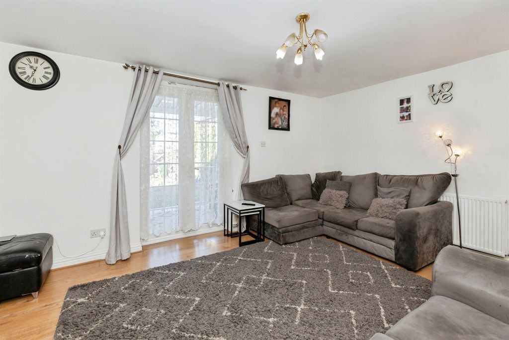 Property photo 3 of 12