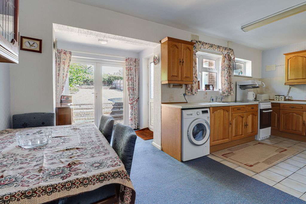 Property photo 3 of 12 Kitchen/Diner