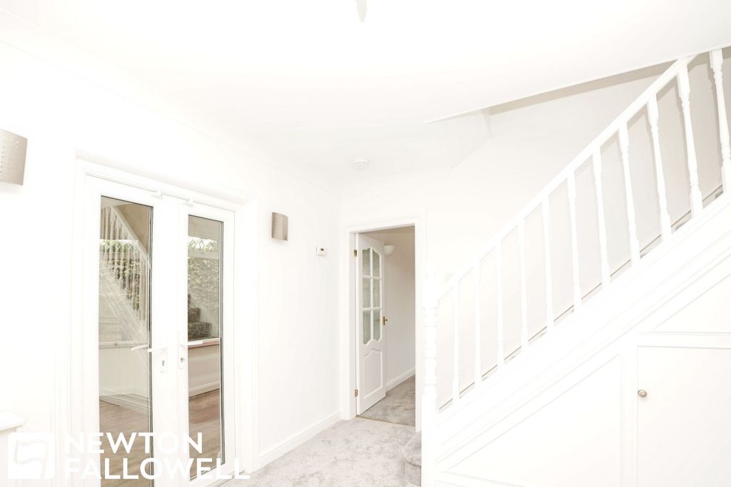 Property photo 2 of 52