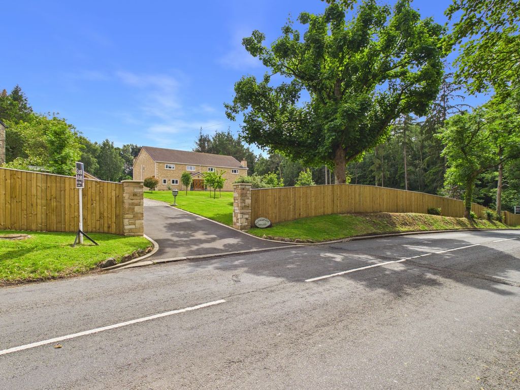 Property photo 1 of 16 External