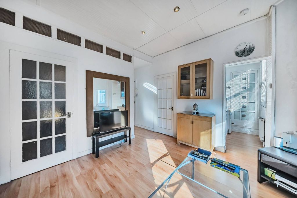 Property photo 2 of 3