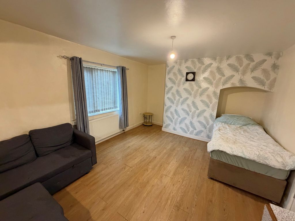 Property photo 2 of 13 Image