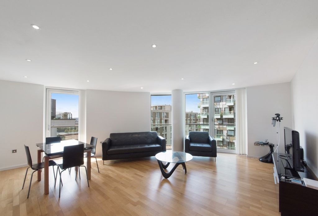 Property photo 3 of 17 Photo 3