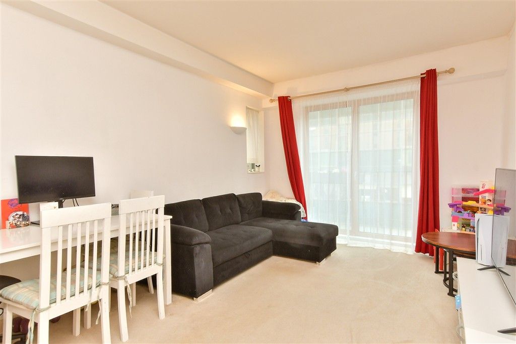 Property photo 2 of 9 Lounge/ Kitchen