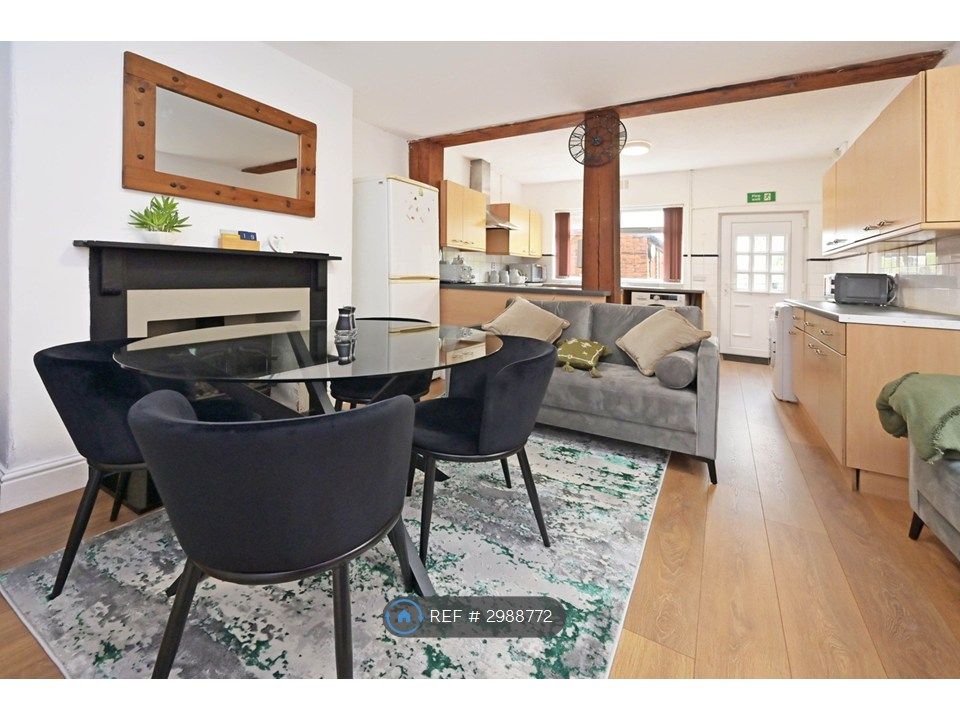 Property photo 1 of 18 Living Area