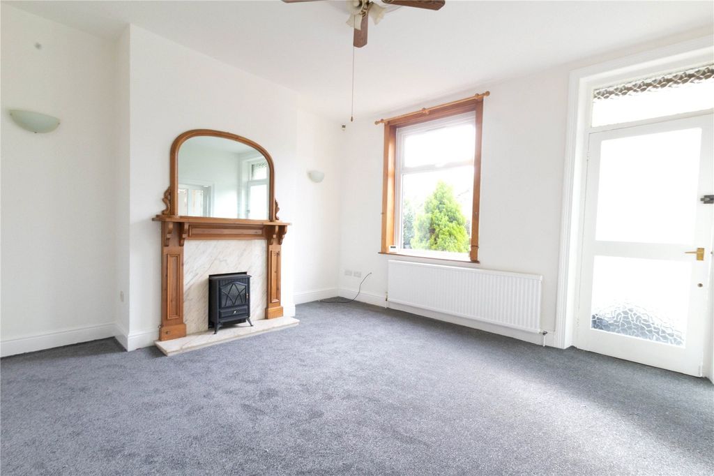 Property photo 2 of 20 Lounge