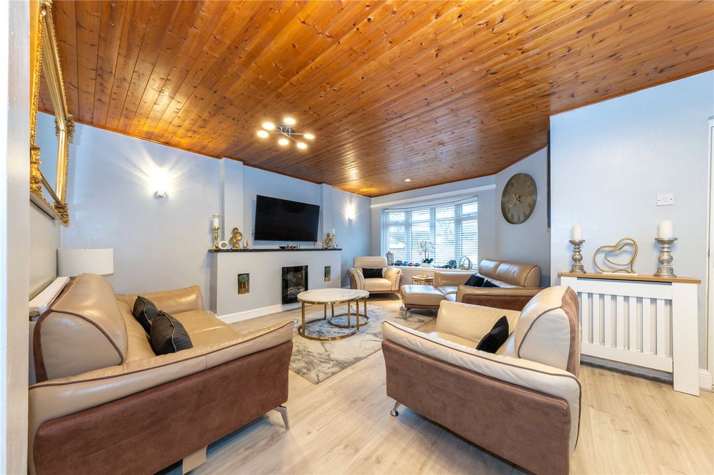 Property photo 3 of 26 Living Room