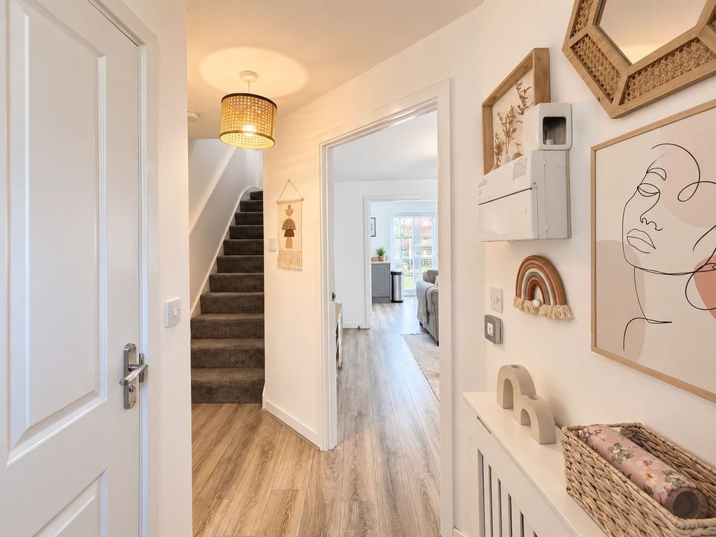 Property photo 2 of 13 Hallway
