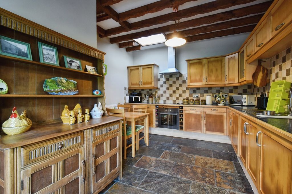 Property photo 3 of 20 Pbox-Img.Jpg