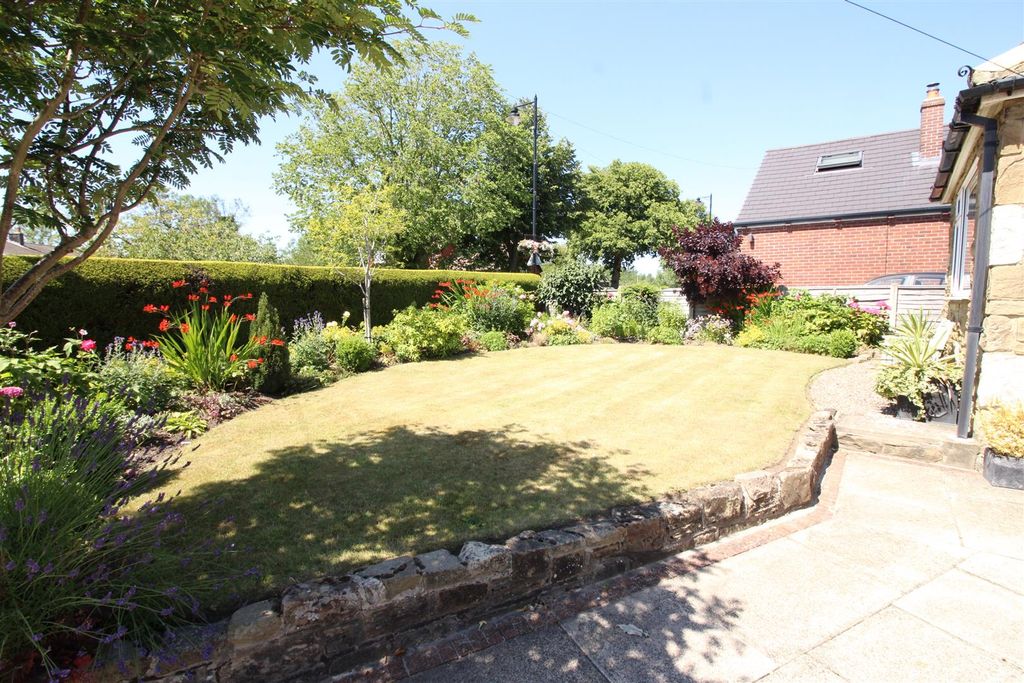 Property photo 2 of 16 Exterior