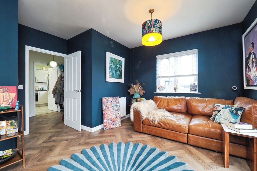 Property photo 3 of 16 Pbox-Img.Jpg