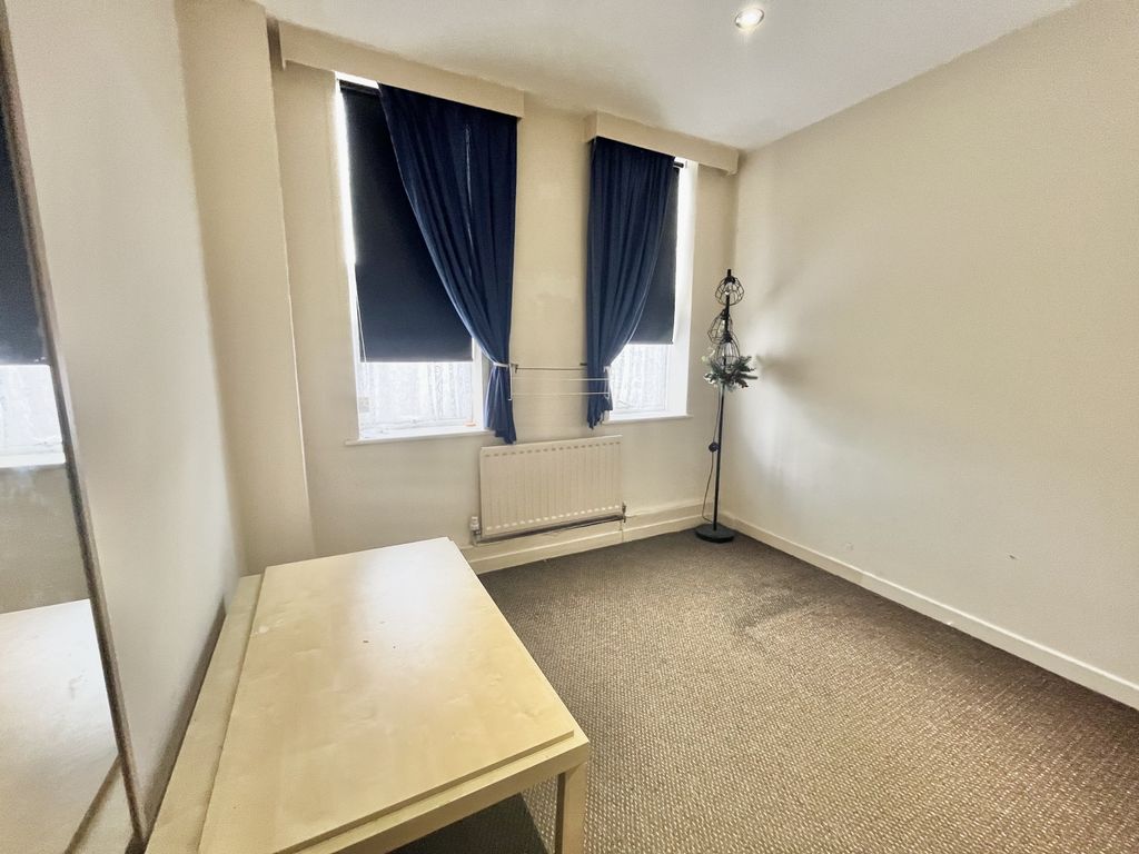 Property photo 3 of 9 Gallery