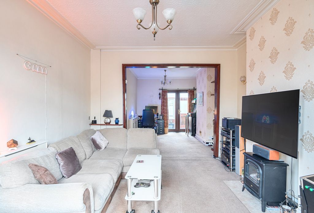 Property photo 3 of 22 1394220-10-694A89...