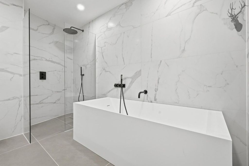 Additional image 18 of 3 bed flat for saleWoodredon Estate, High Beech EN9
