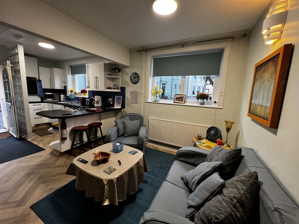 Property photo 2 of 8 Photo 10