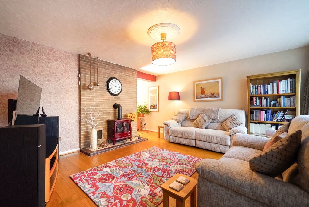 Property photo 2 of 18