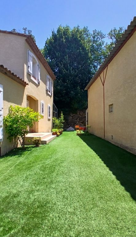 Property photo 2 of 25 Cor388800Eb