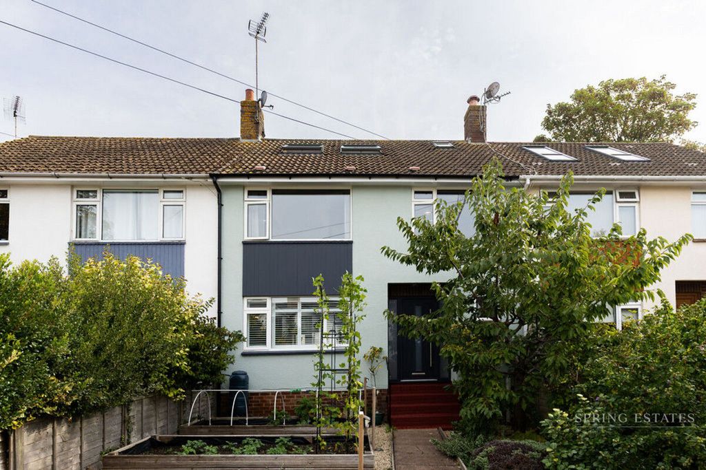Property photo 1 of 25