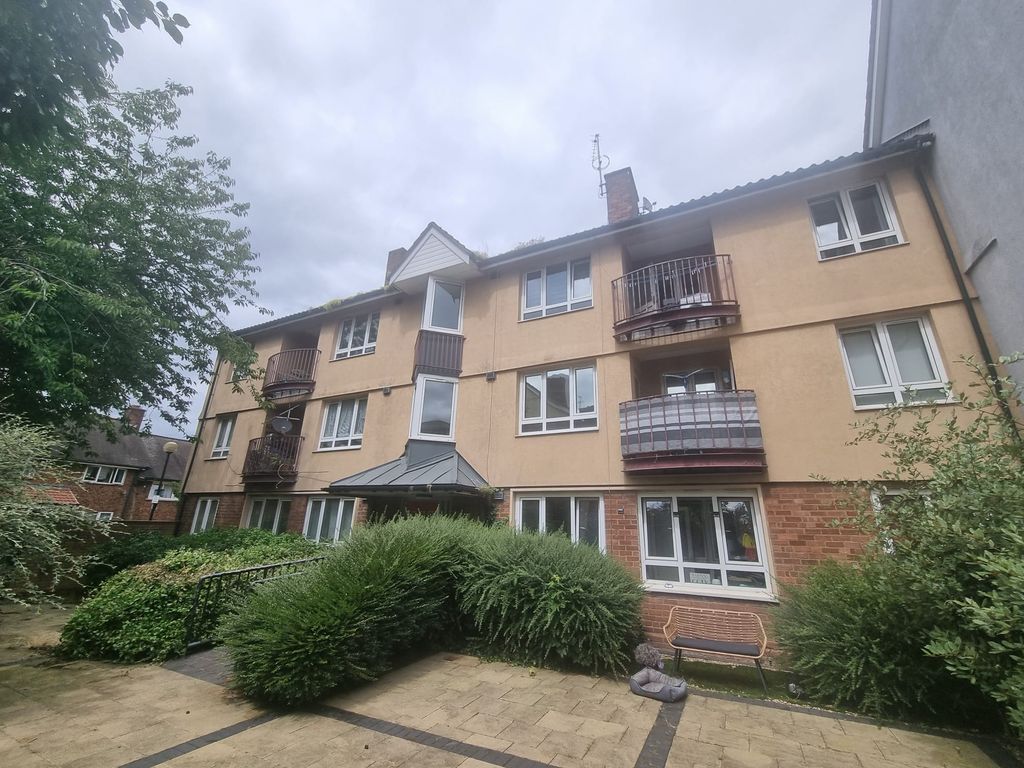 Property photo 1 of 12 8