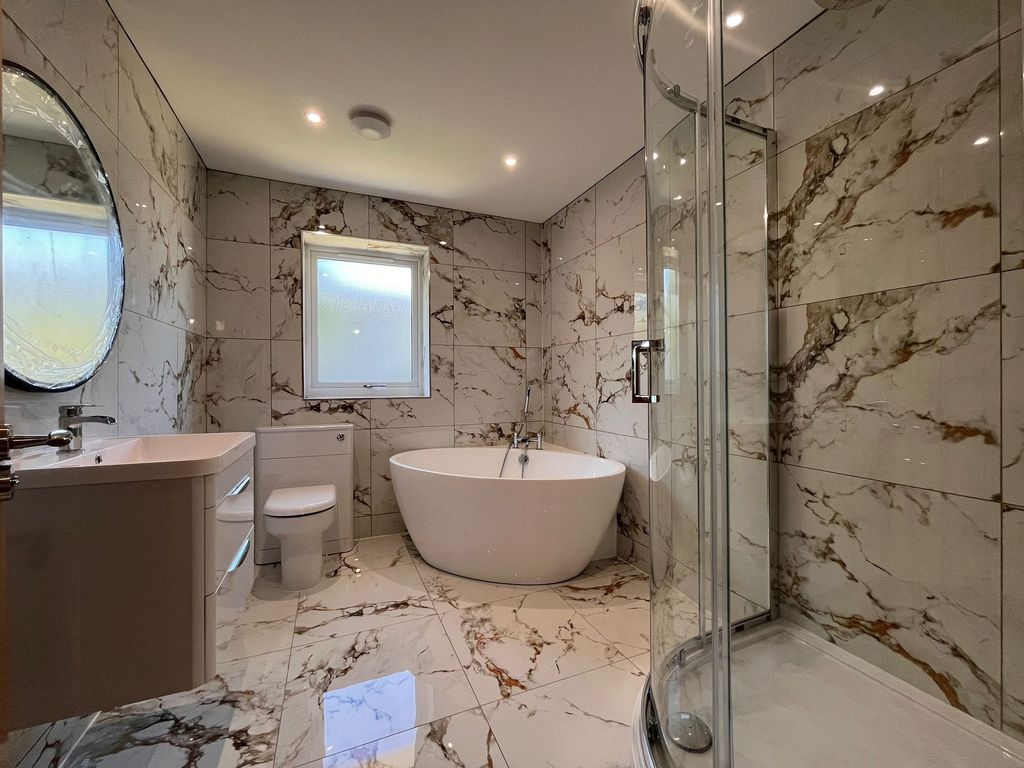 Property photo 3 of 46