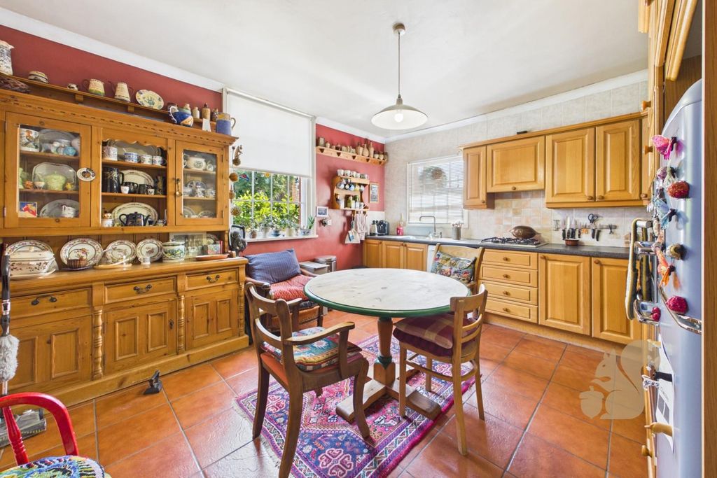 Property photo 2 of 26 Kitchen