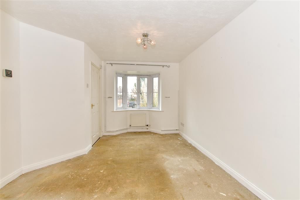 Property photo 1 of 16 Lounge