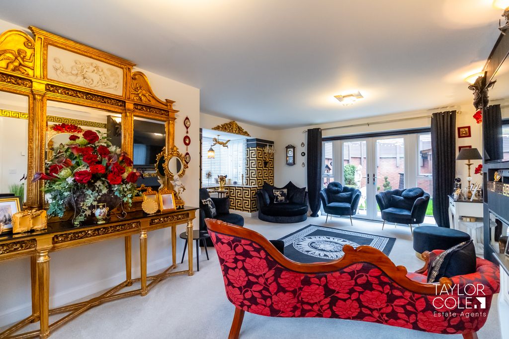 Property photo 3 of 23