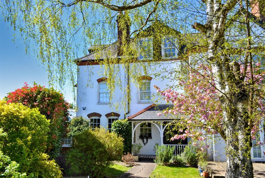 Property photo 1 of 22