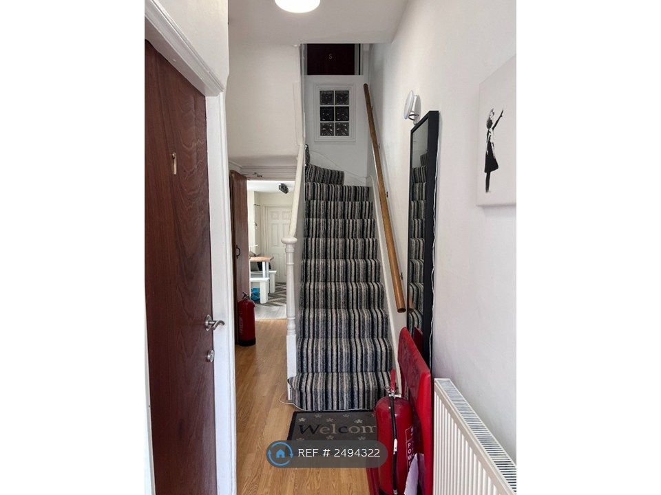 Property photo 1 of 8 Entrance