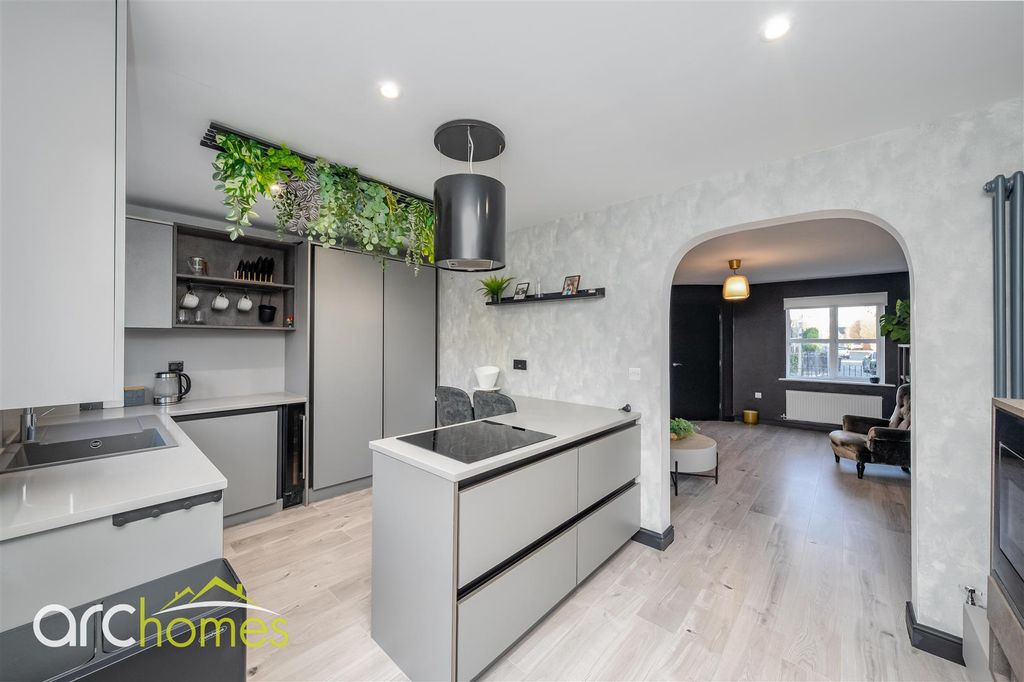 Property photo 3 of 40 Dsc05989-Edit.Jpg