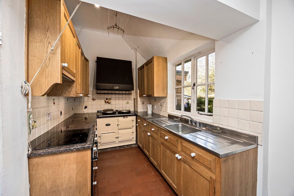 Property photo 3 of 36