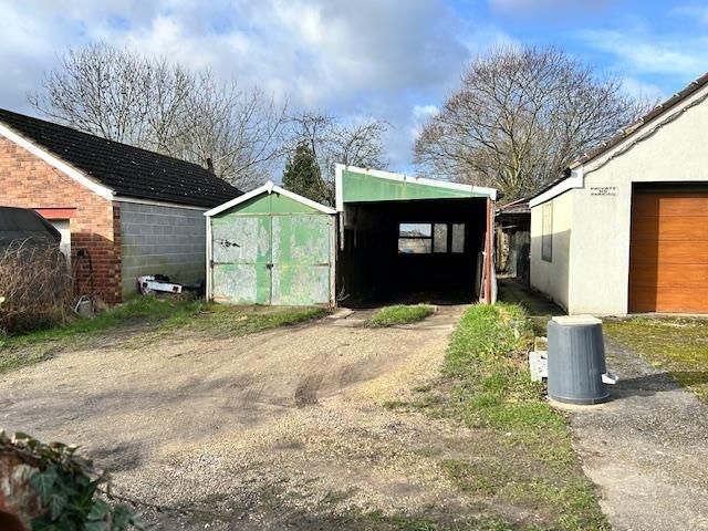Property photo 3 of 15 Garages