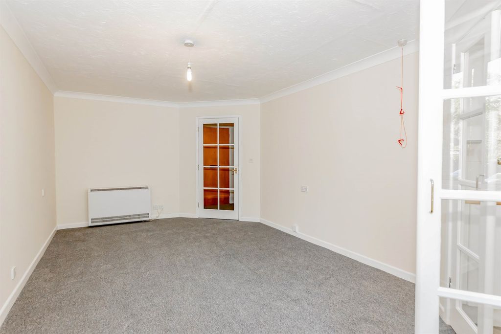 Property photo 3 of 12