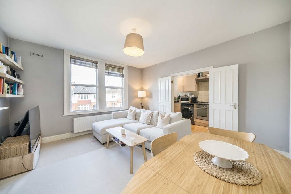 Property photo 2 of 7