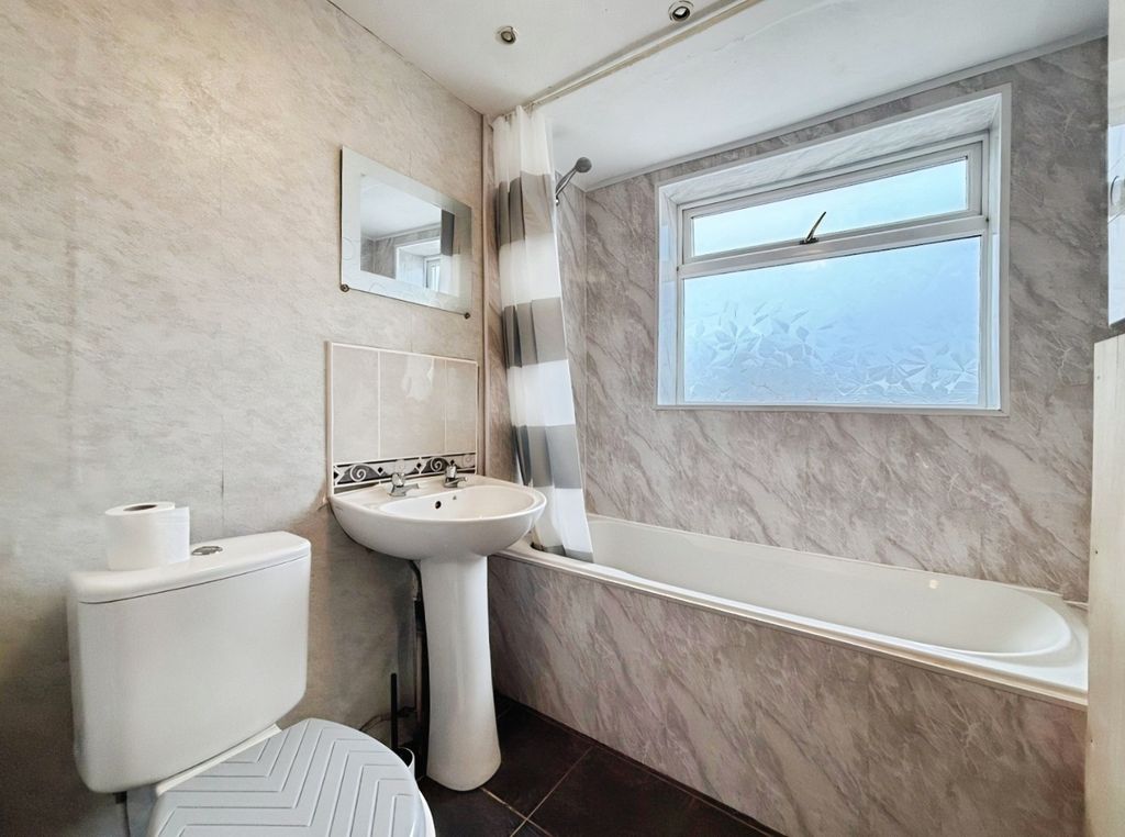 Property photo 1 of 12 5234980