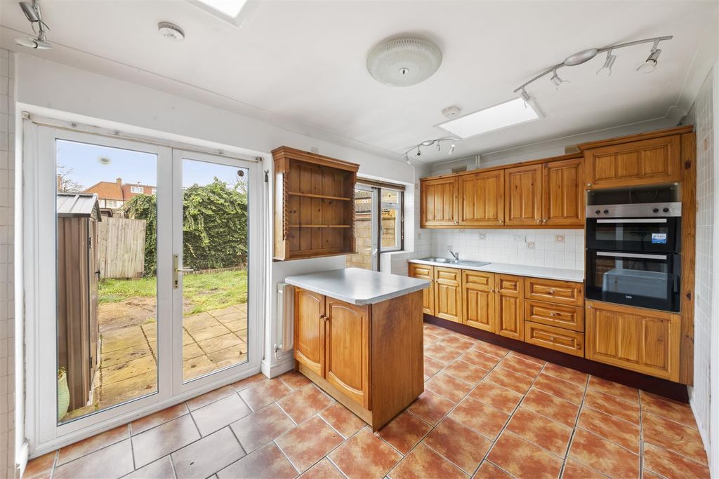 Property photo 2 of 14