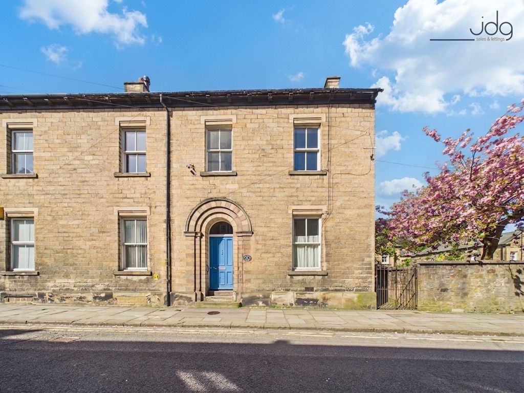 Property photo 1 of 15 Welcome To Queen Street