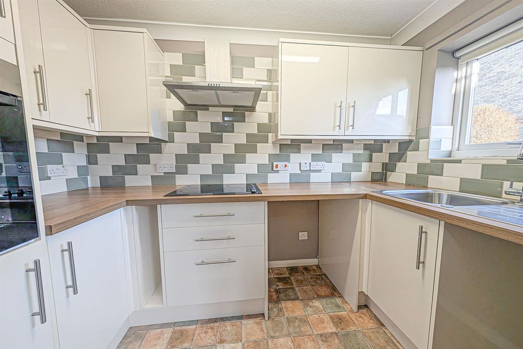 Property photo 3 of 14 Pxl_20251219_103802748.Raw-01 Kit.Jpg