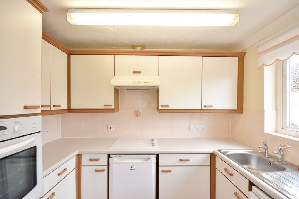 Property photo 2 of 15 Kitchen